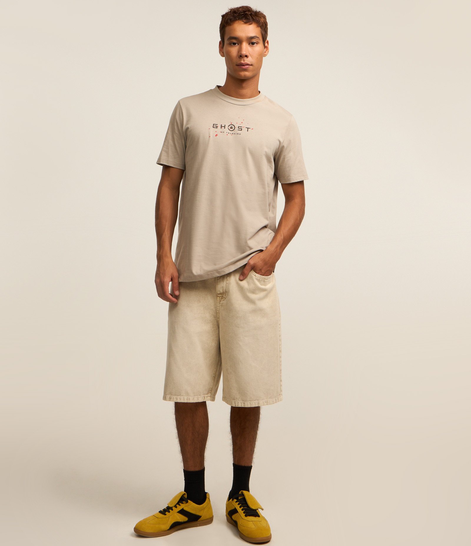 Camiseta Regular em Algodão com Estampa Ghost of Tsushima Cinza 2