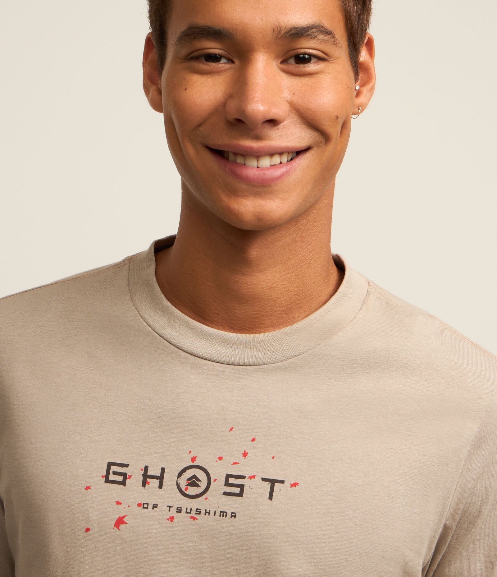 Camiseta Regular em Algodão com Estampa Ghost of Tsushima Cinza 4