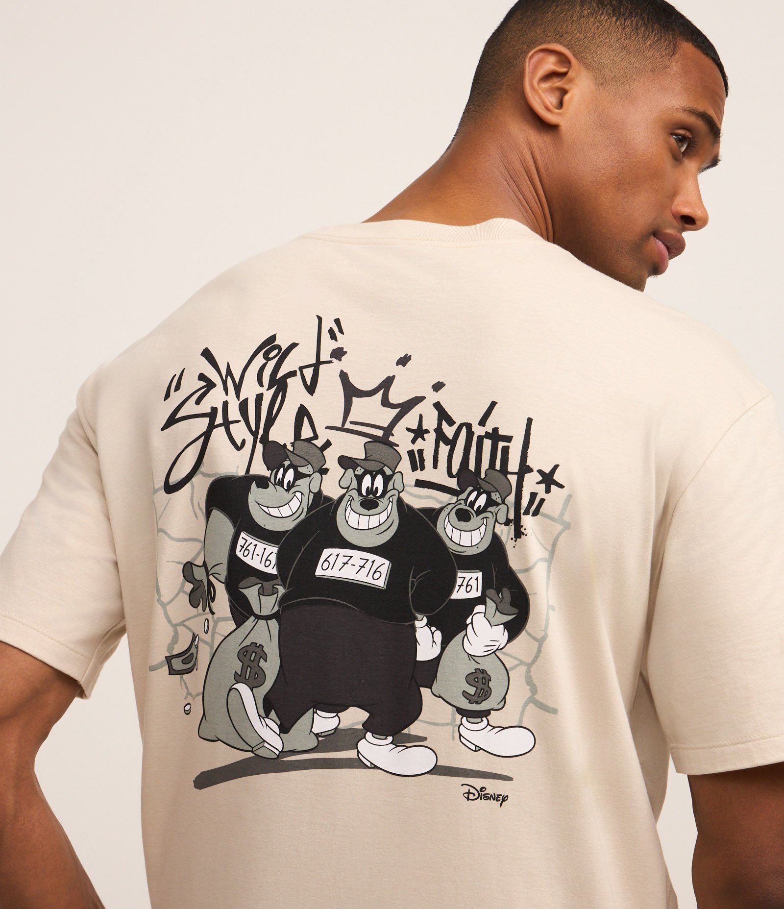 Camiseta Relaxed em Algodão com Estampa Irmãos Metralha Cinza 1