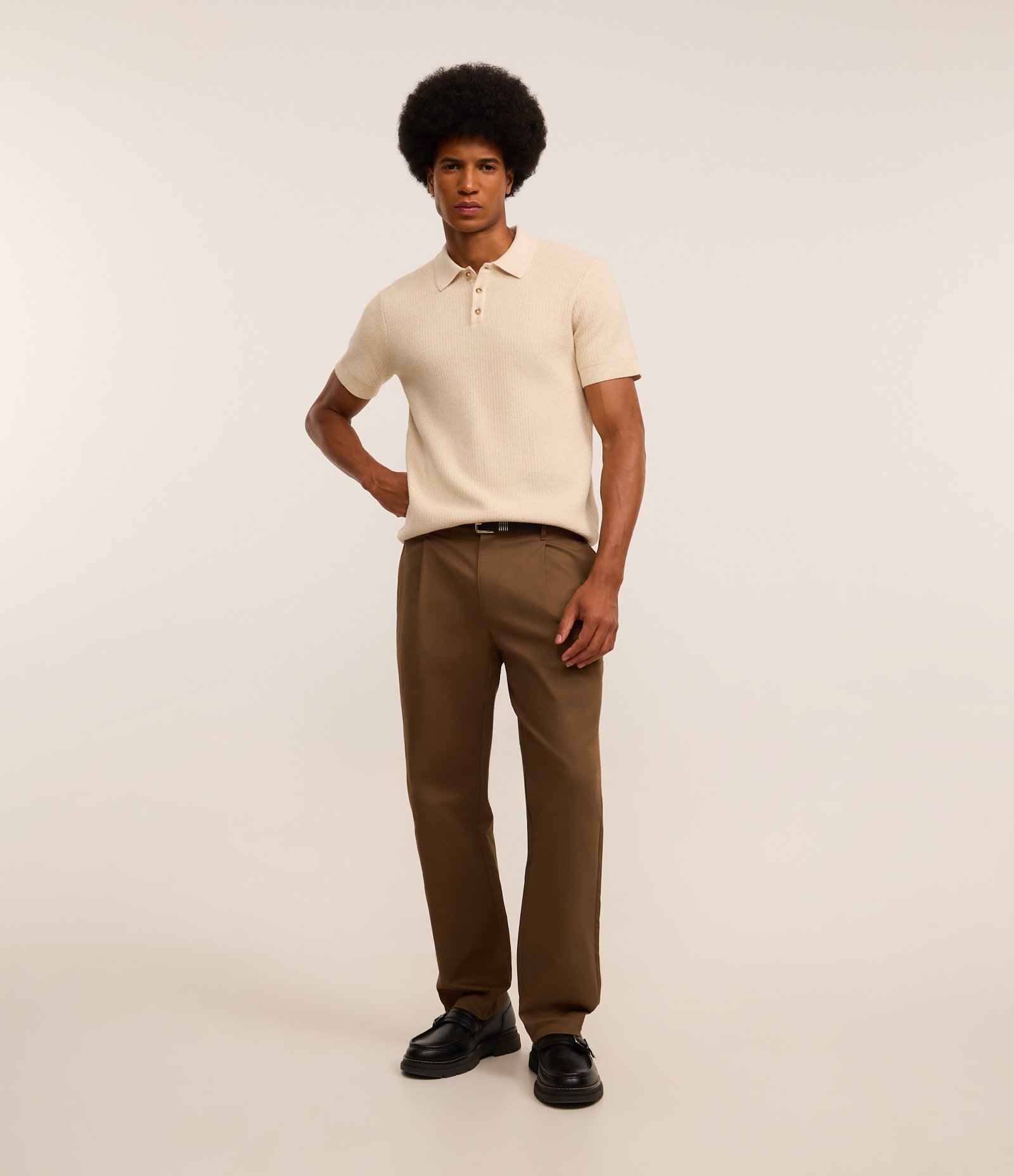 Camisa Polo Regular em Tricô com Botões Contrastantes Bege 2