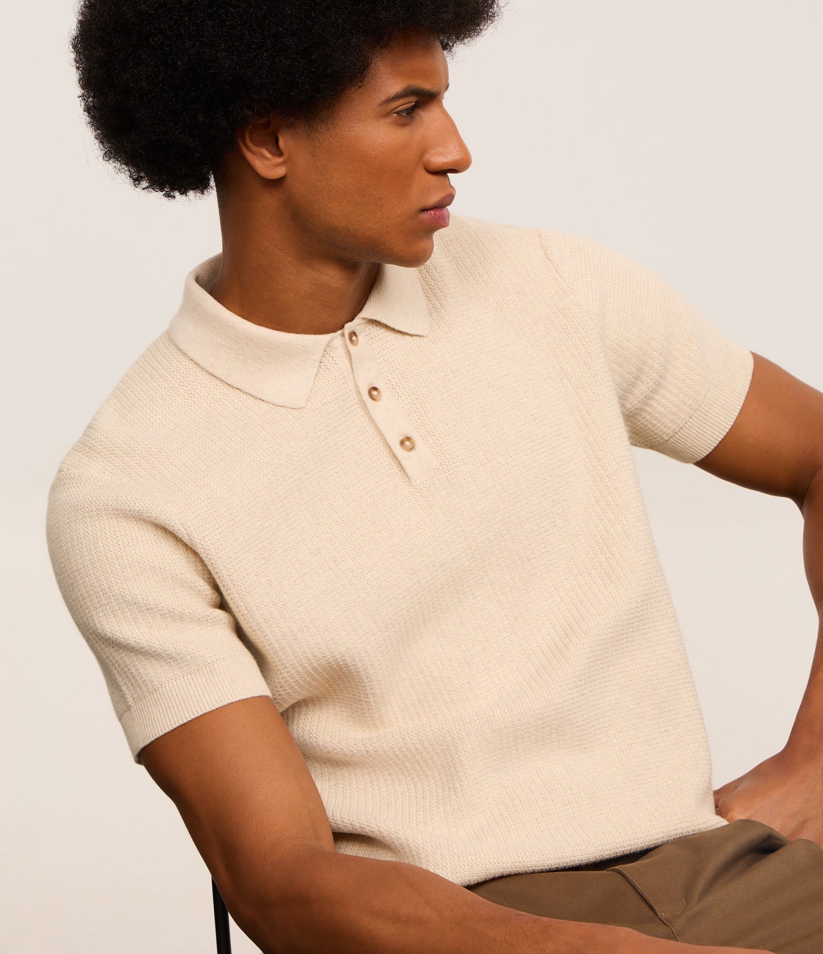 Camisa Polo Regular em Tricô com Botões Contrastantes Bege 3