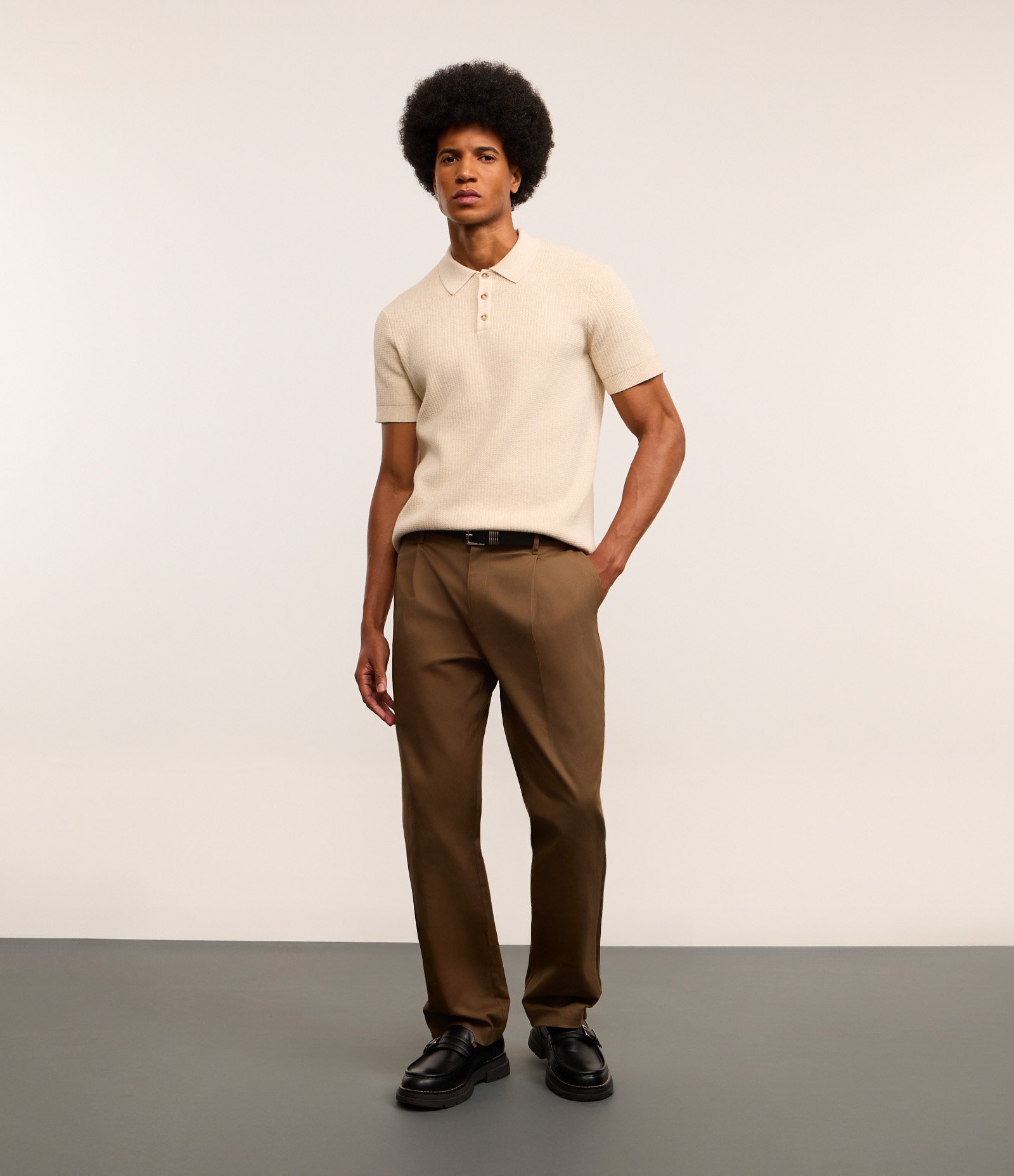 Camisa Polo Regular em Tricô com Botões Contrastantes Bege 5