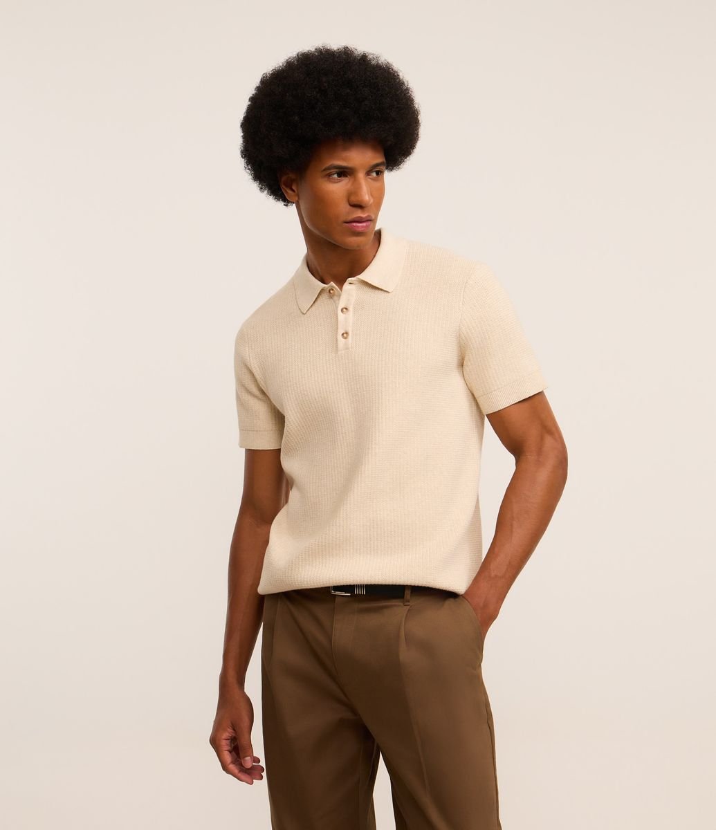 Camisa Polo Regular em Tricô com Botões Contrastantes Bege