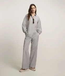 Calça Reta em Tricoline Listrada