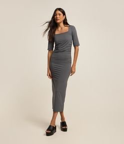 Vestido New Midi em Microfibra com Fenda
