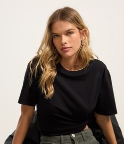 Camiseta Regular em Algodão com Manga Curta