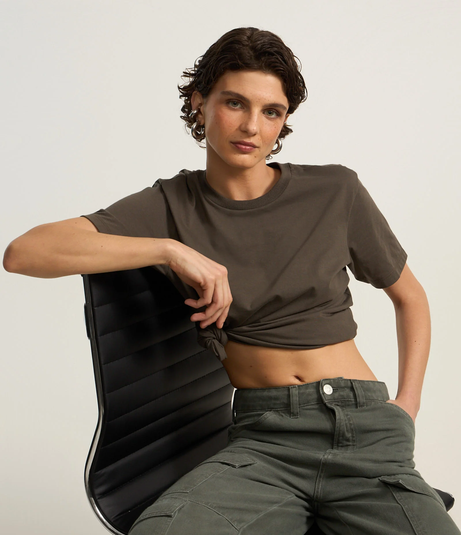 Camiseta Regular em Algodão com Manga Curta Marrom Escuro 1