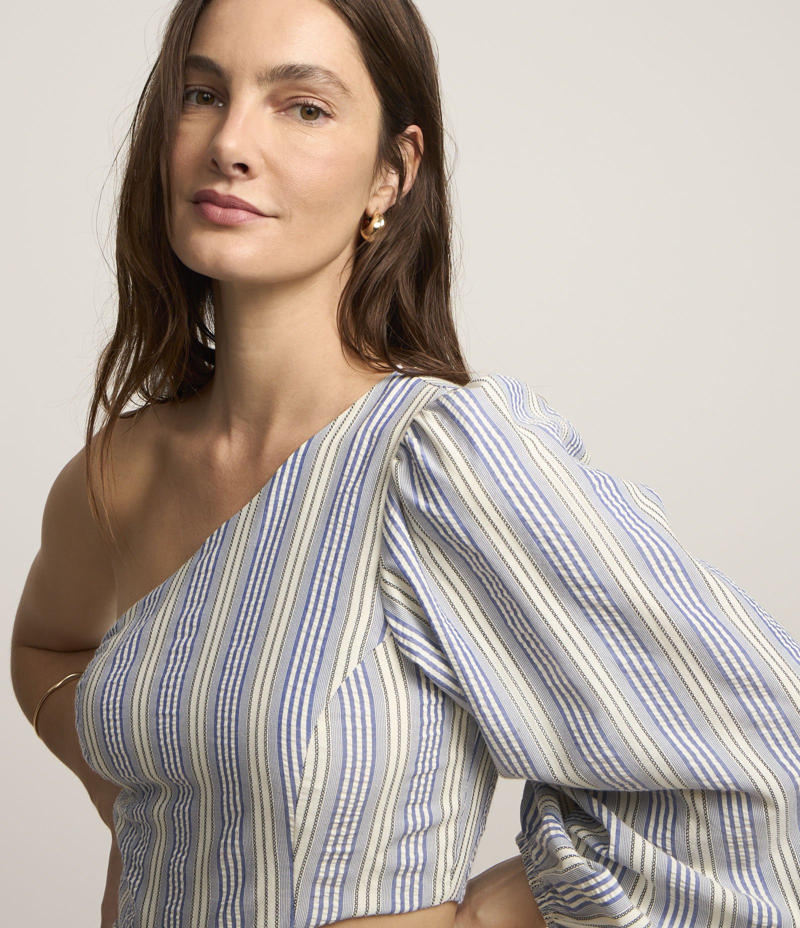 Vestido Ombro a Ombro em Tricoline Listrado com Vazado Azul 3