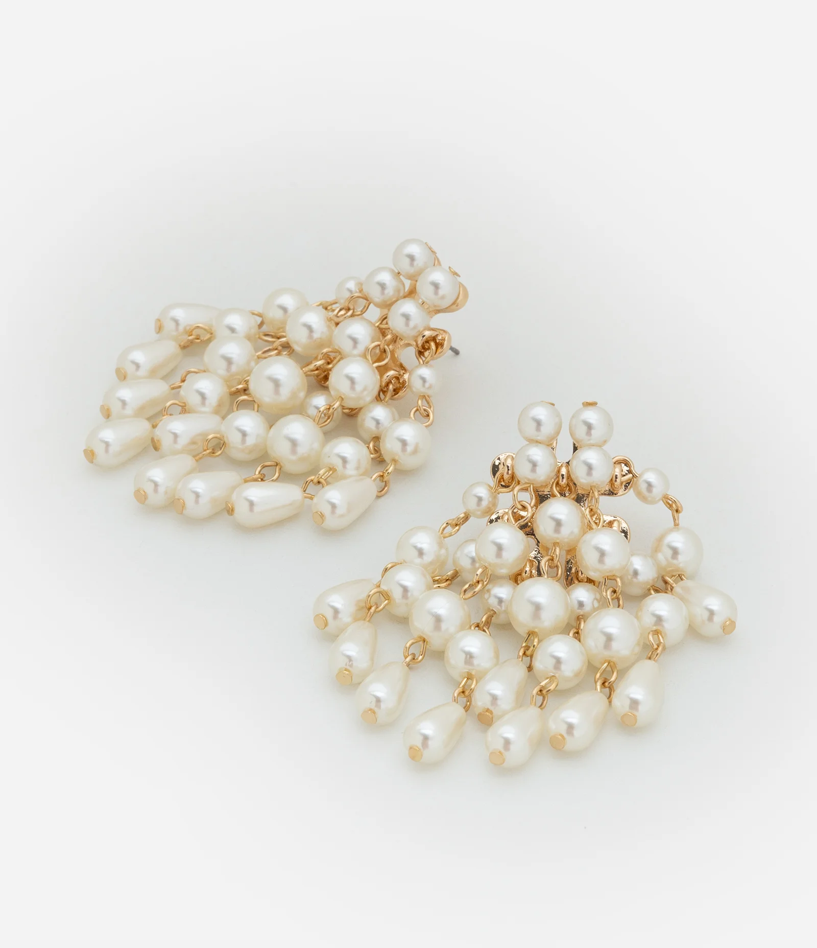 Maxi Brinco em Metal com Cacho de Esferas Peroladas Dourado 2