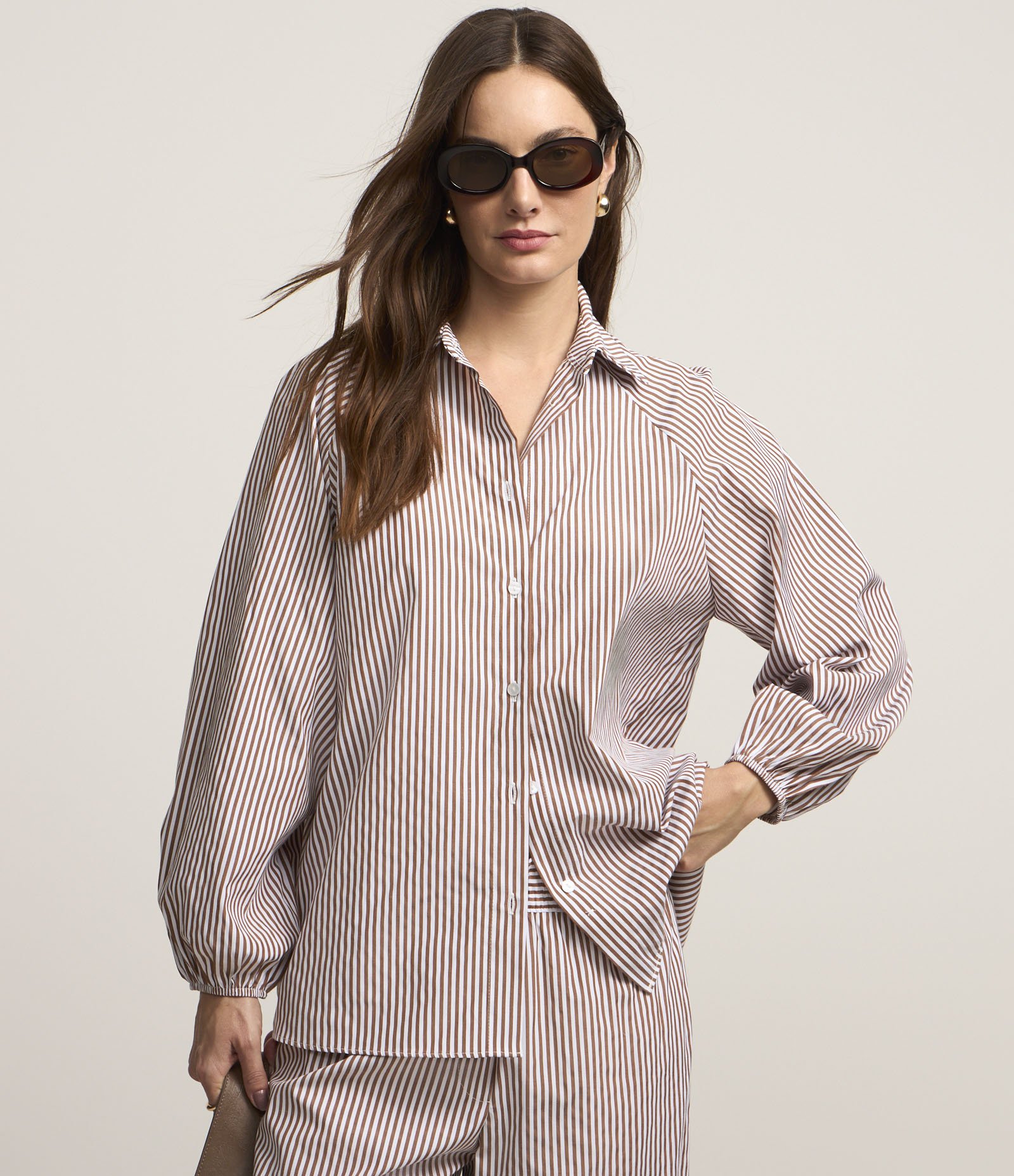 Camisa Listrado em Tricoline com Cava Raglan Marrom/Branco 1