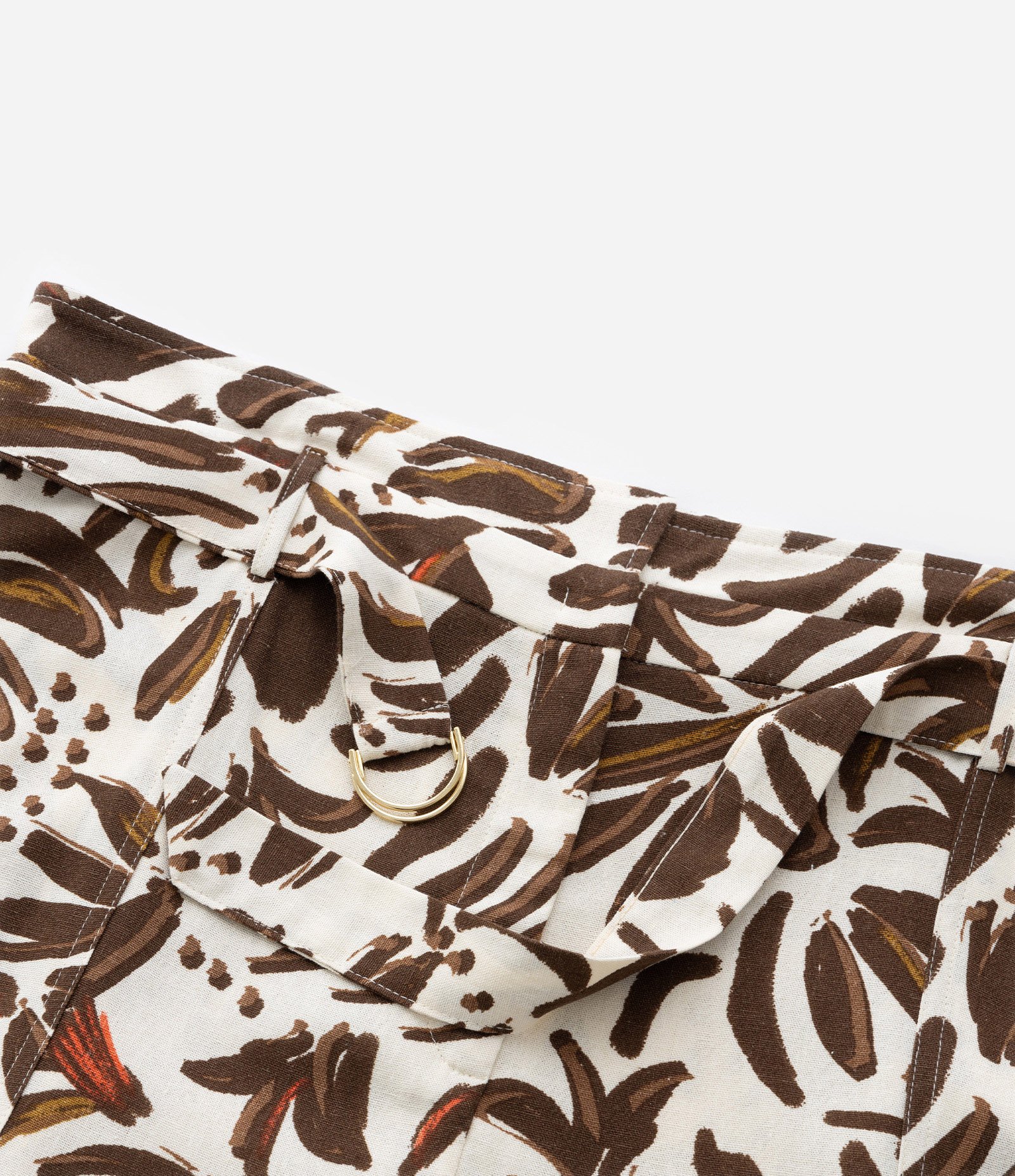 Short com Linho Estampa de Folhas e Cinto Curve & Plus Size Bege/Marrom 8