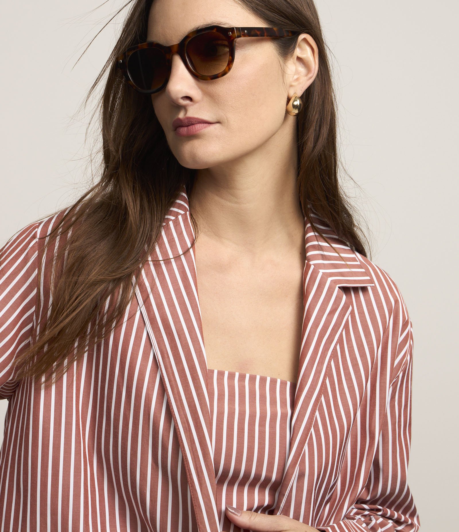 Camisa em Tricoline Listrada com Top Marrom 3