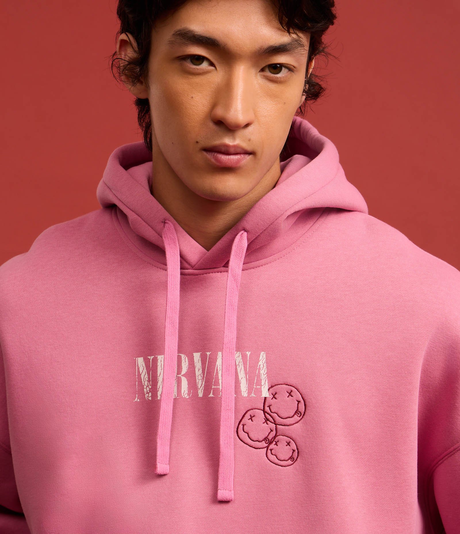 Moletom Boxy em Fleece com Estampa Smiley Nirvana Rosa 4