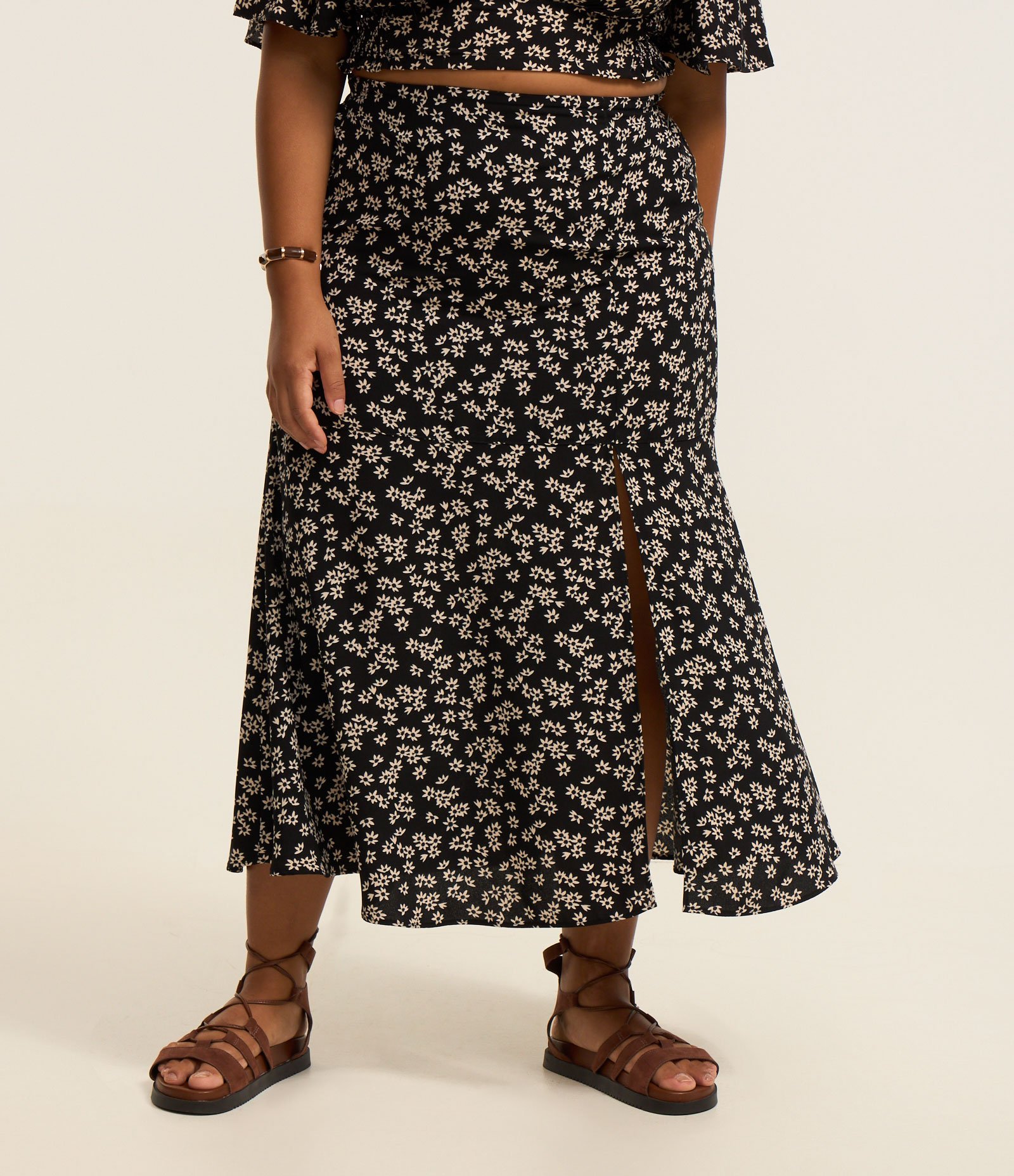 Saia em Crepe com Estampa Floral Liberty Curve & Plus Size Preto 2