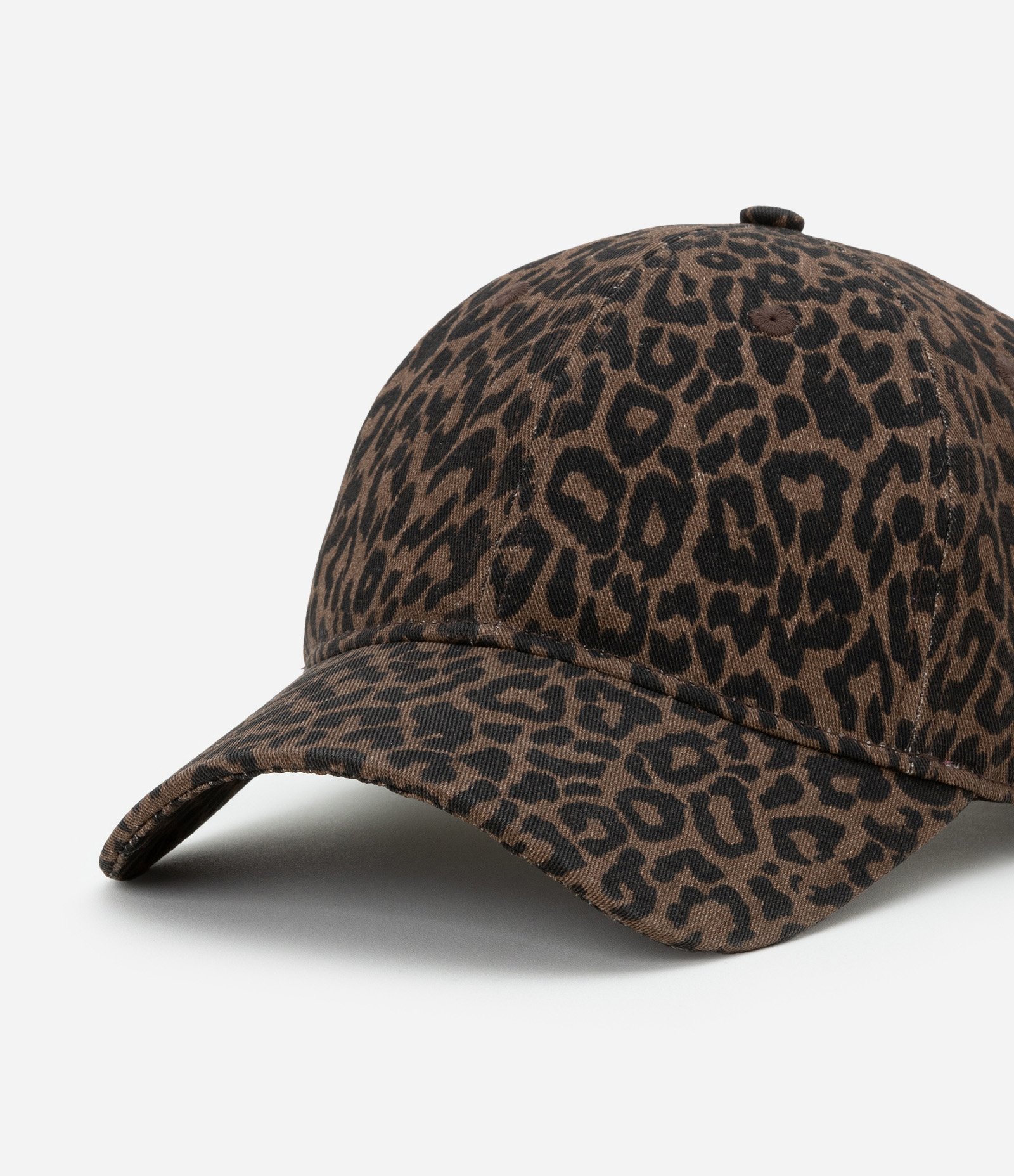 Boné em Sarja e Estampa de Animal Print Marrom 5