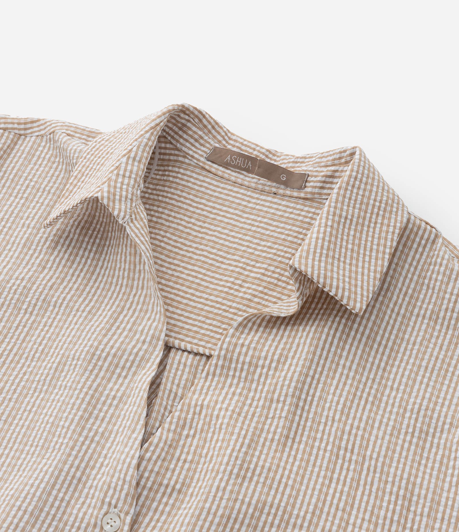 Camisa Tricoline Listrada e Fio Metalizado Curve & Plus Size Bege 7
