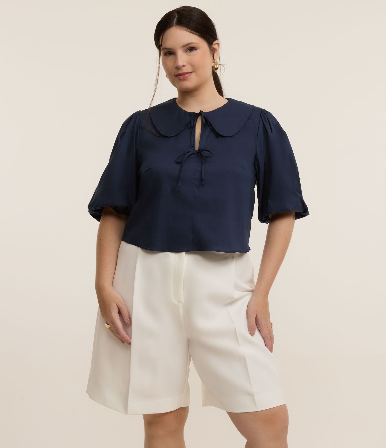 Blusa em Tricoline com Gola Boneca e Laços Curve & Plus Size 1