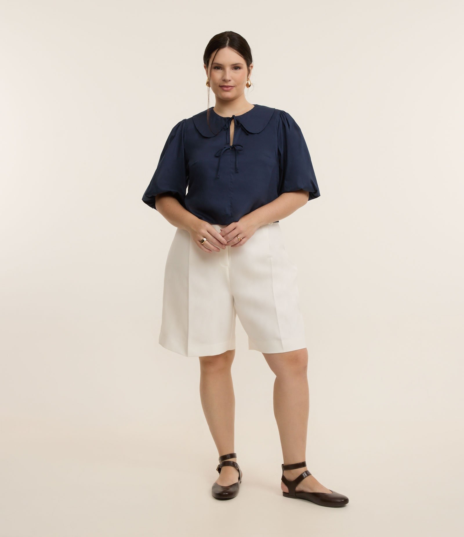 Blusa em Tricoline com Gola Boneca e Laços Curve & Plus Size 2