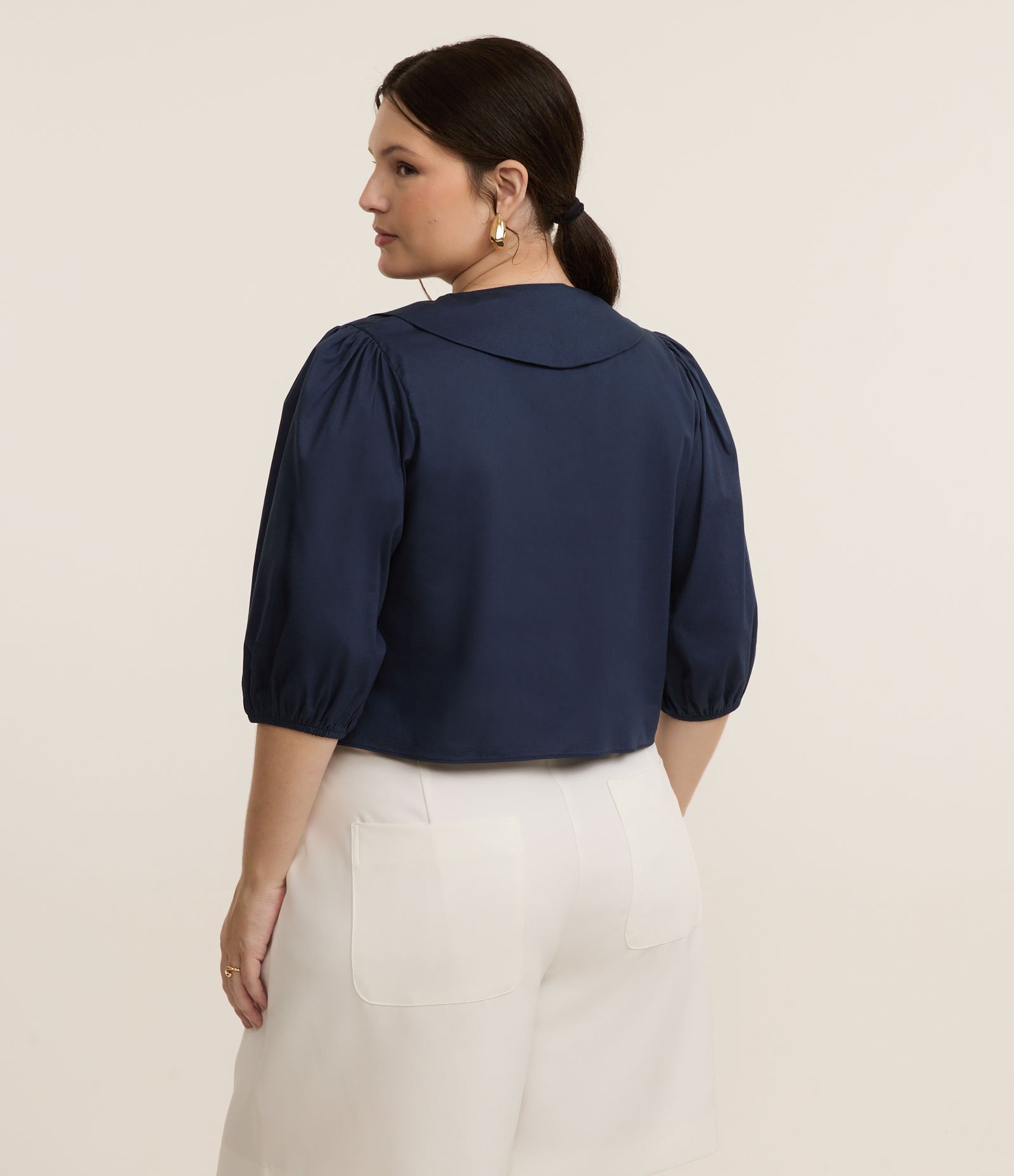 Blusa em Tricoline com Gola Boneca e Laços Curve & Plus Size 3