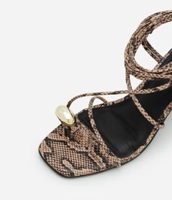 Sandália com Amarração em PU e com Dedeira