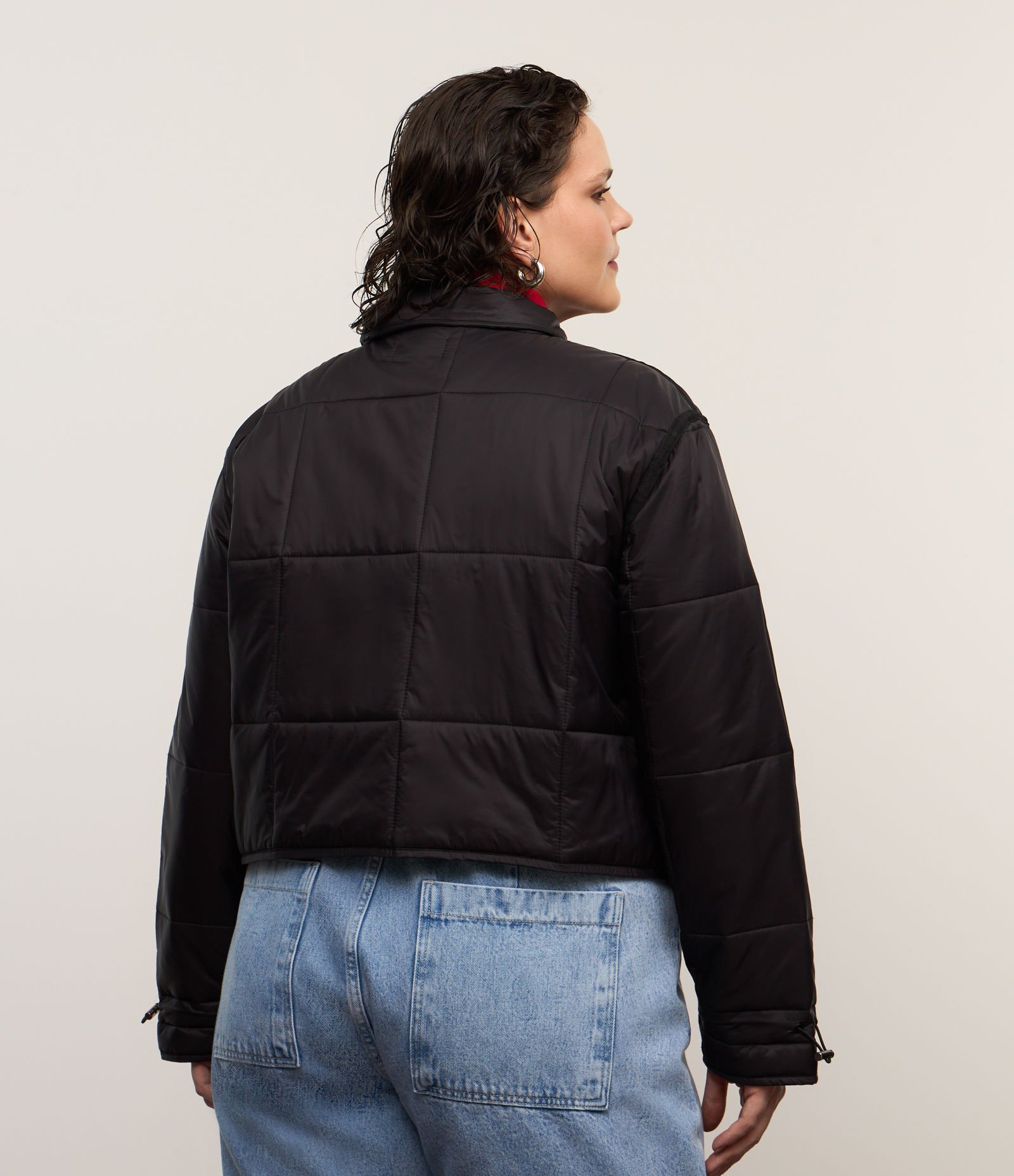 Jaqueta Curta Puffer com Bolsos Grandes Curve & Plus Size Preto 3