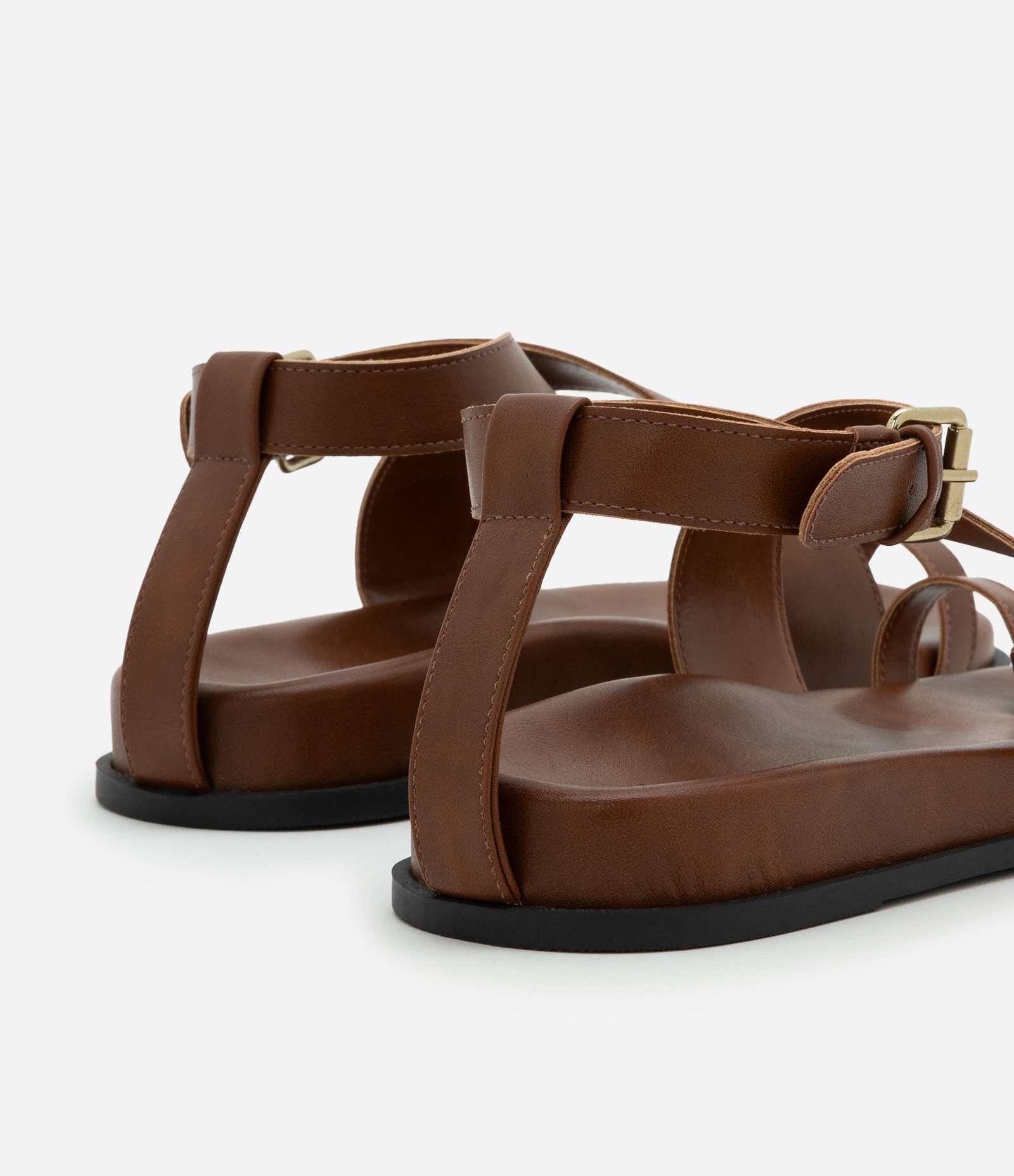 Sandália Rasteira em PU com Camurça e Dedeira Marrom 3