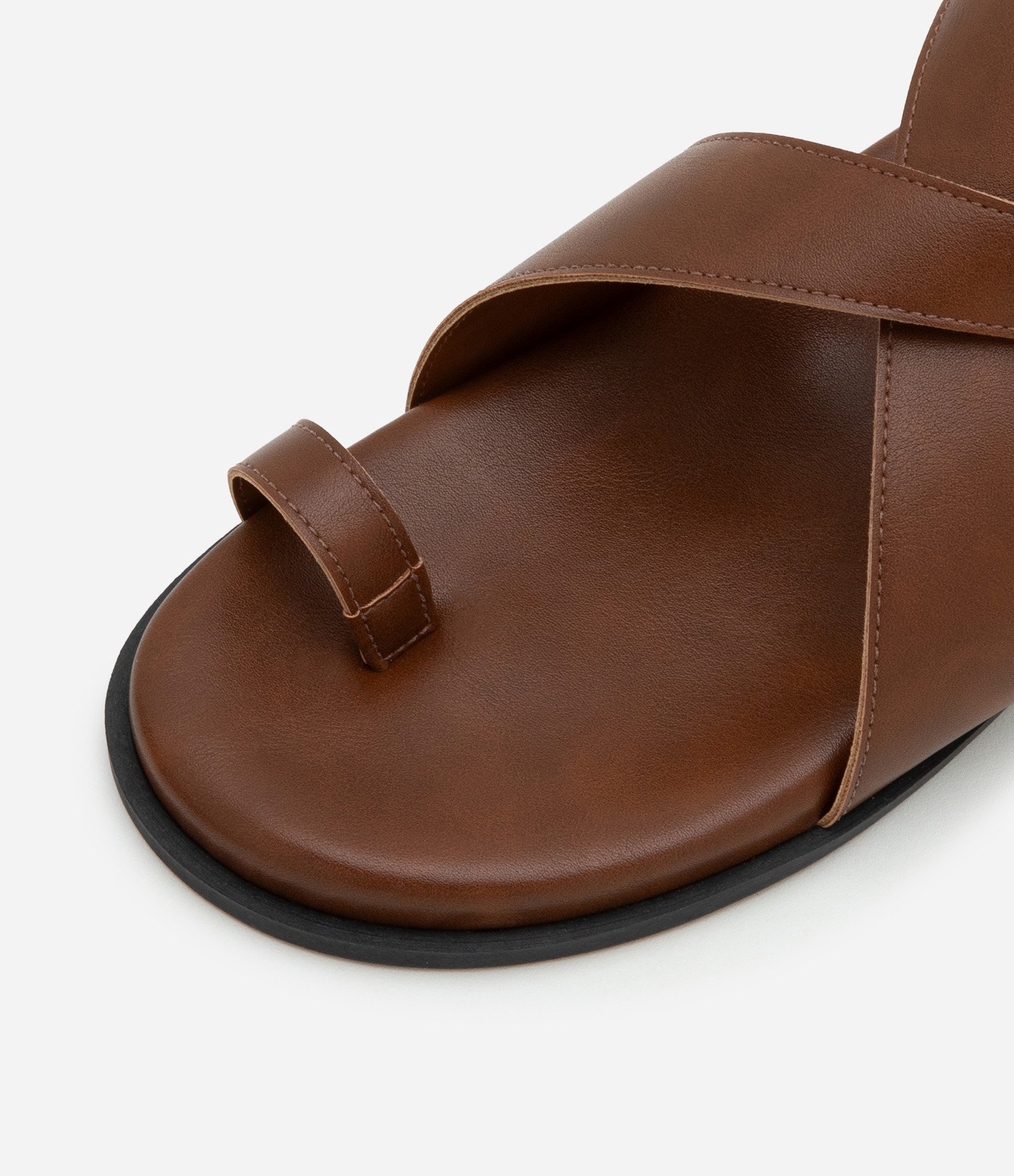 Sandália Rasteira em PU com Camurça e Dedeira Marrom 4