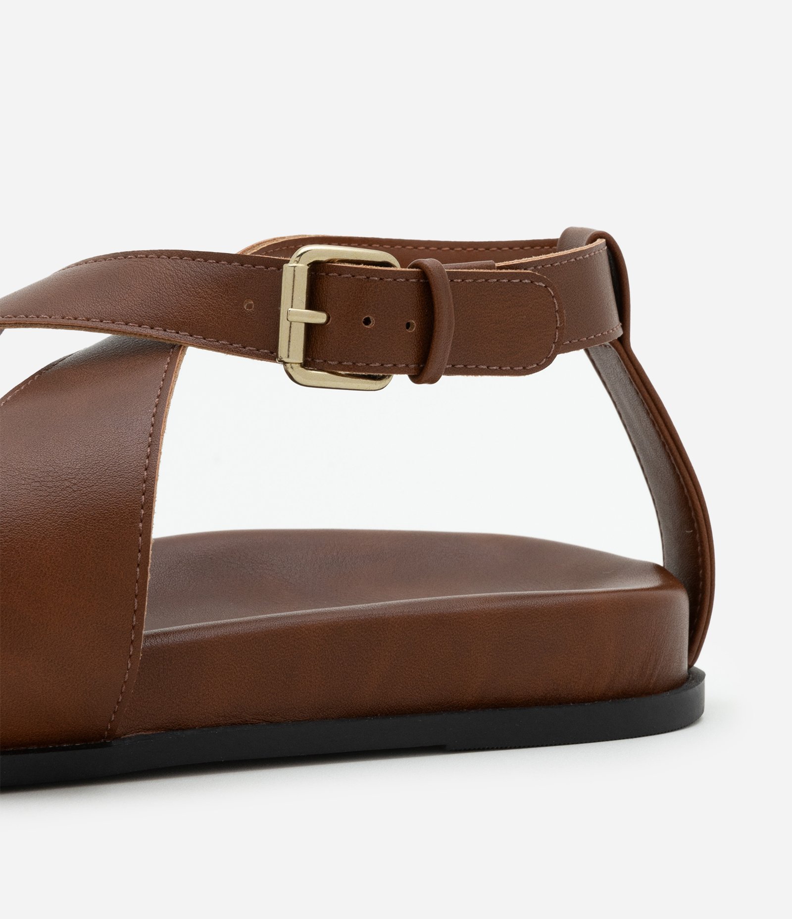 Sandália Rasteira em PU com Camurça e Dedeira Marrom 5