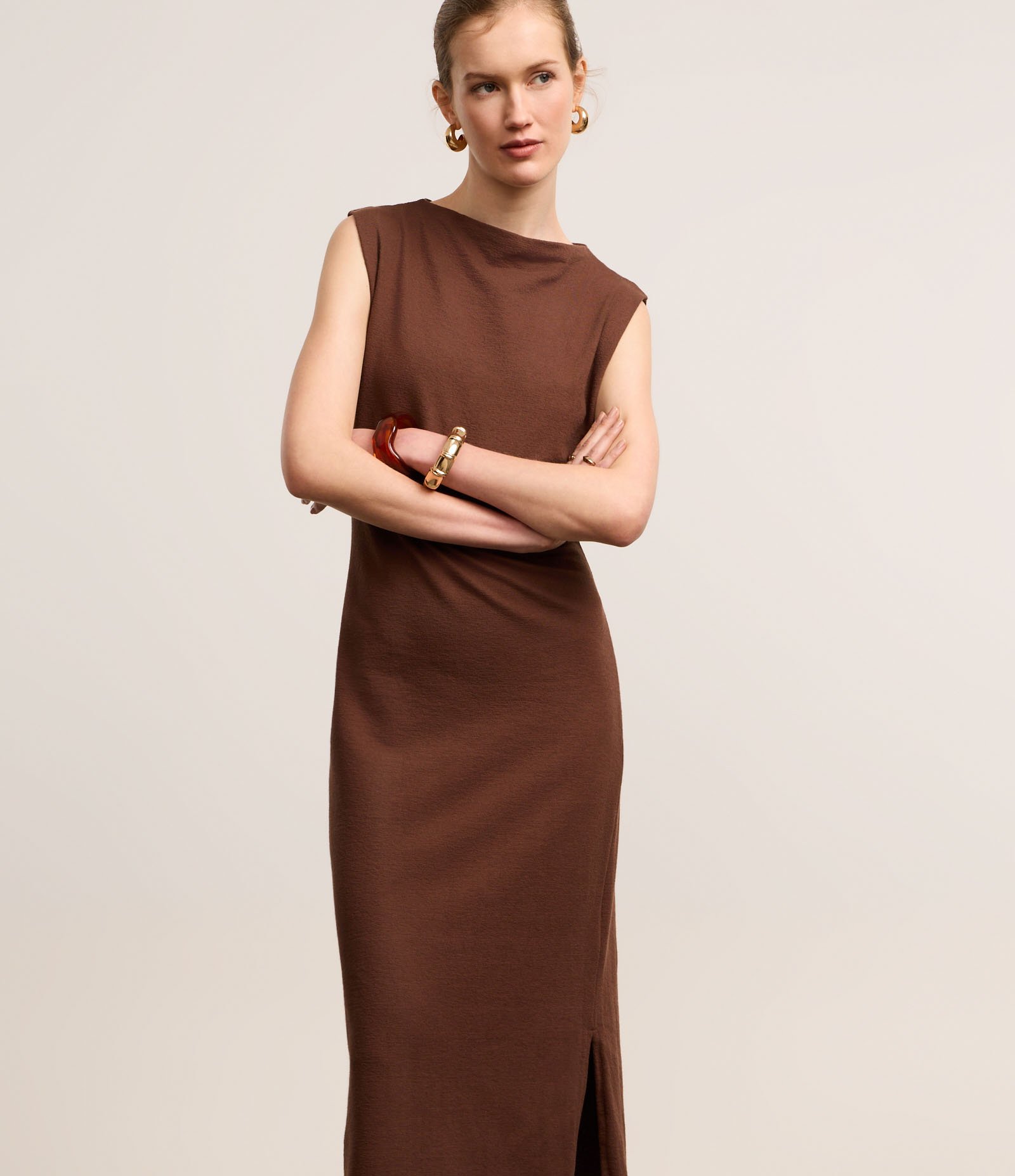 Vestido Midi Texturizado em Algodão com Fenda Marrom 2