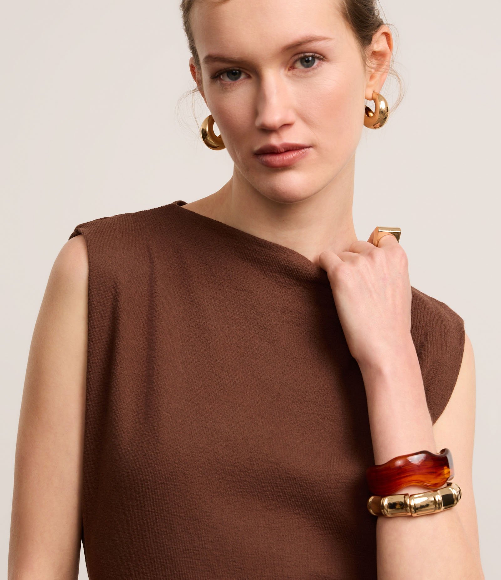 Vestido Midi Texturizado em Algodão com Fenda Marrom 3