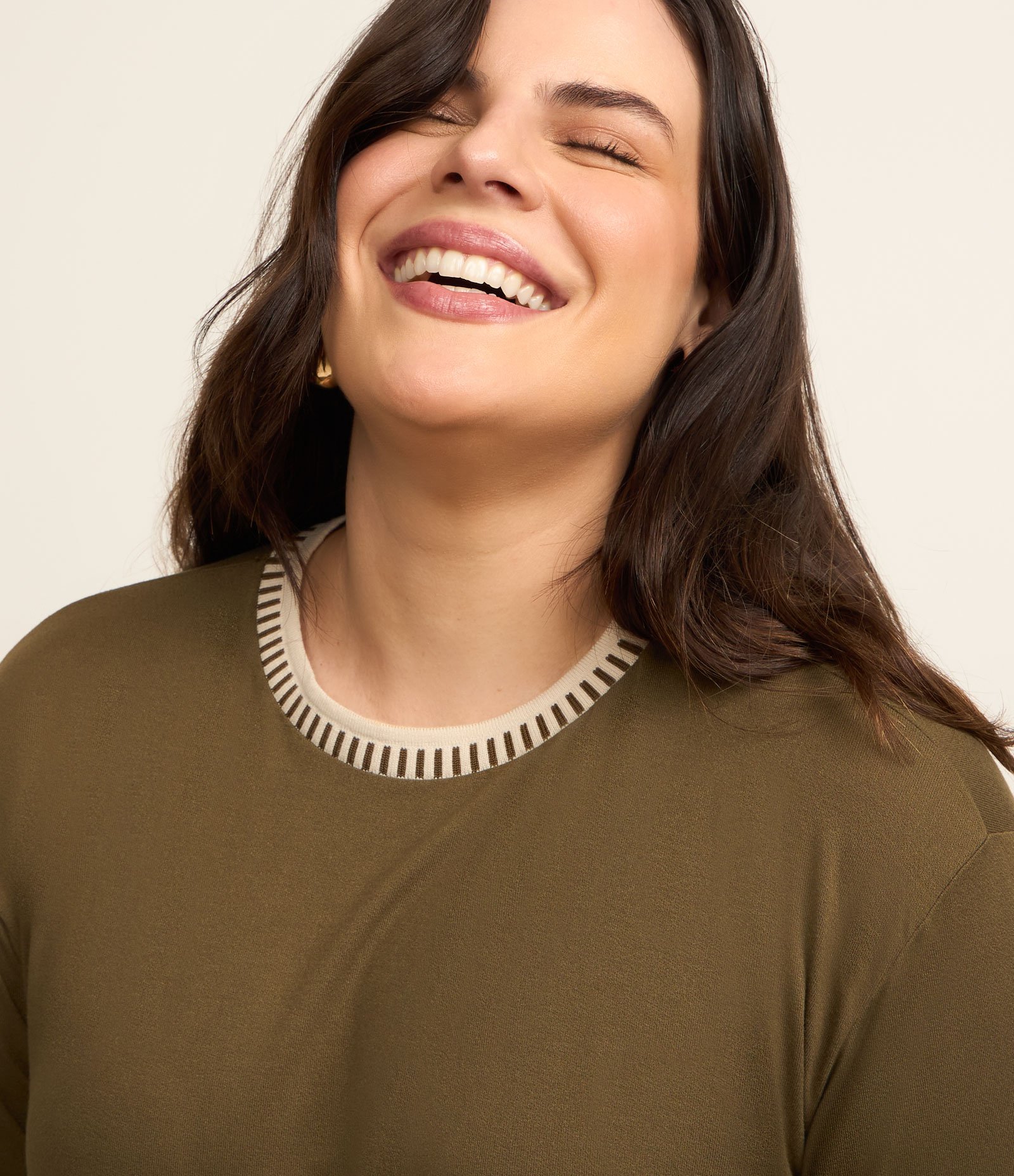 Blusa em Viscose com Gola de Tricô Curve & Plus Size Verde 4