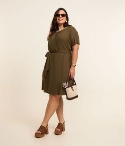 Vestido Curto em Crepe com Gola de Tricô Curve & Plus Size