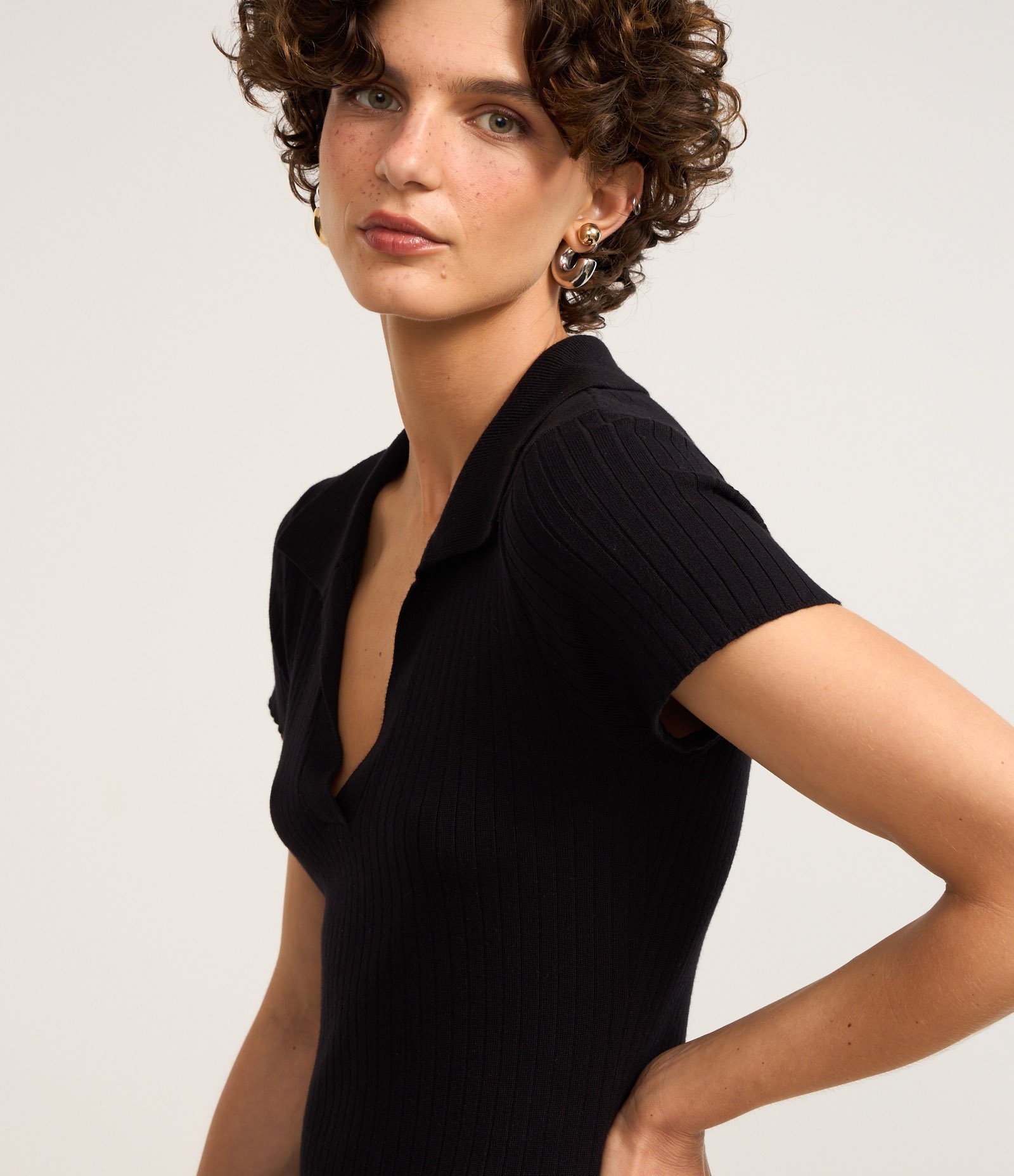 Vestido New Midi em Tricô com Gola Polo Preto 3