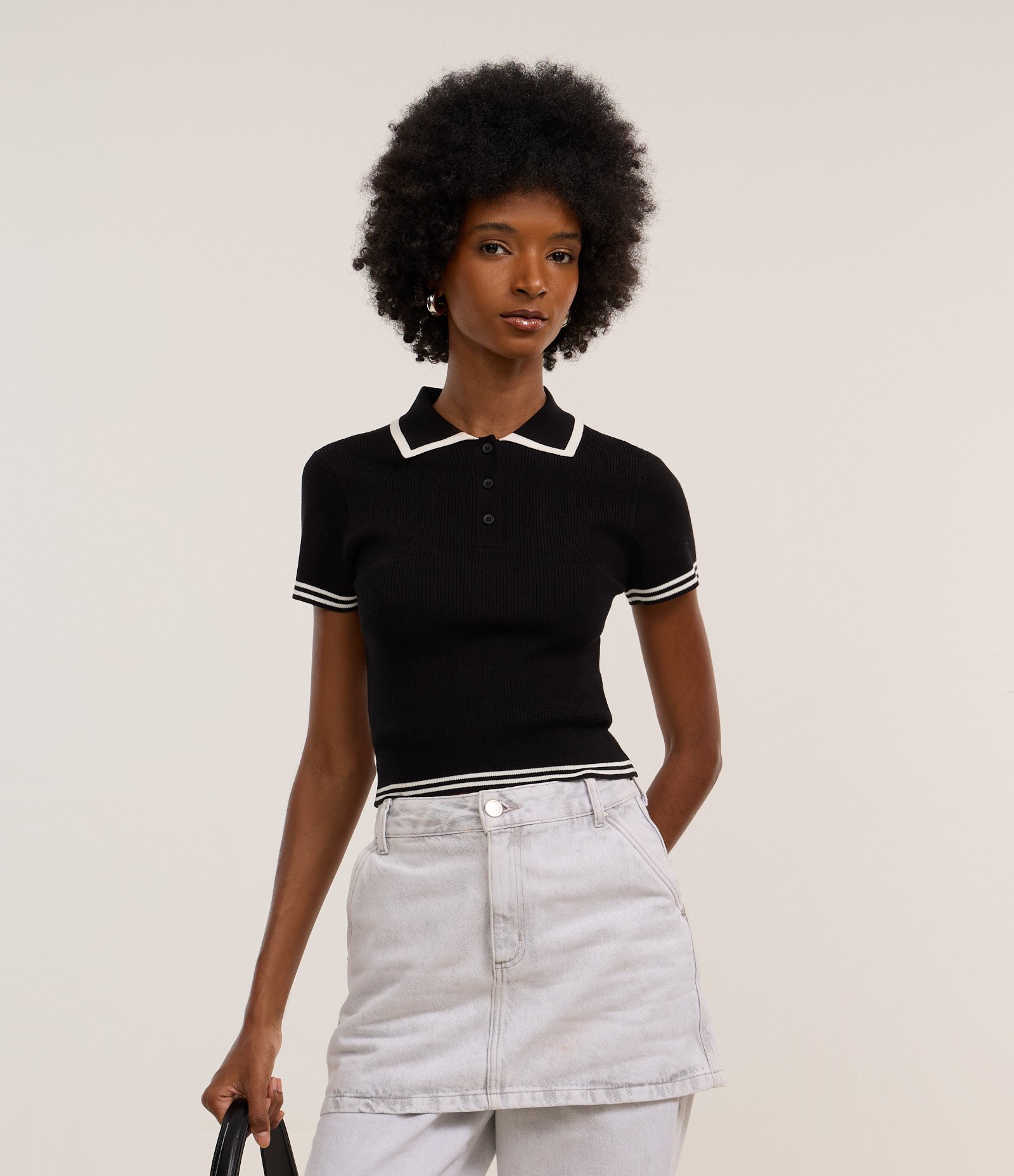 Blusa em Tricô com Gola Polo Listras nas Mangas Preto 3