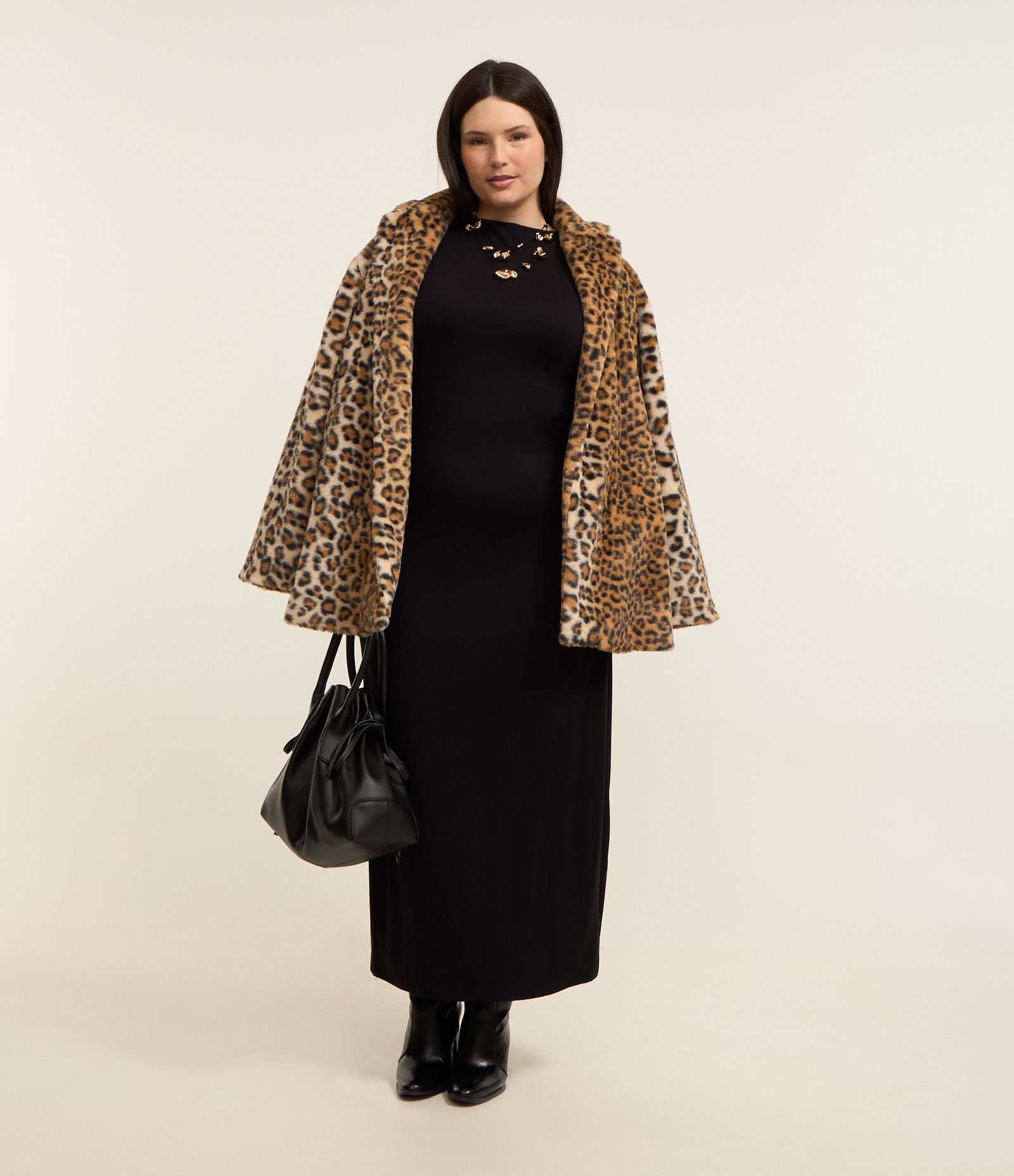 Vestido Midi em Moletinho com Franzido Curve & Plus Size Preto 2