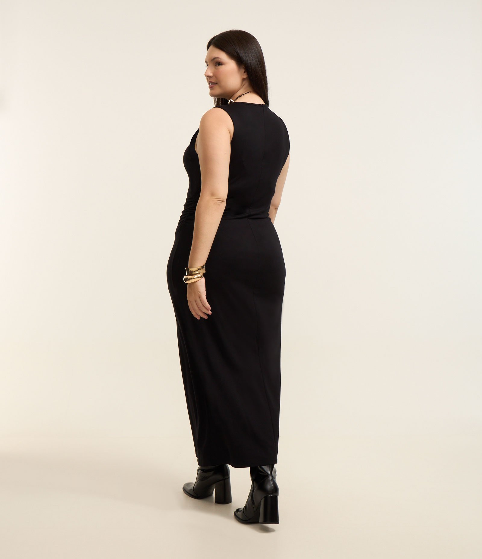 Vestido Midi em Moletinho com Franzido Curve & Plus Size Preto 3
