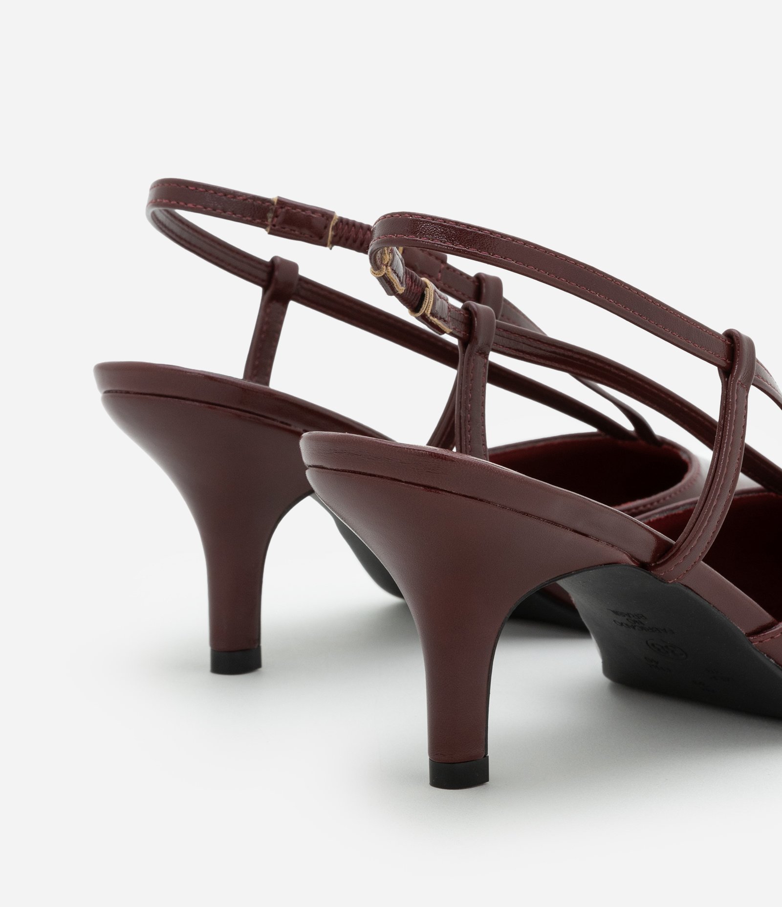 Sapato Scarpin em PU com 2 Tiras Formato em V Vermelho Vinho 4