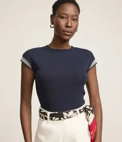 Blusa Sem Manga em Viscose com Cava Listrada