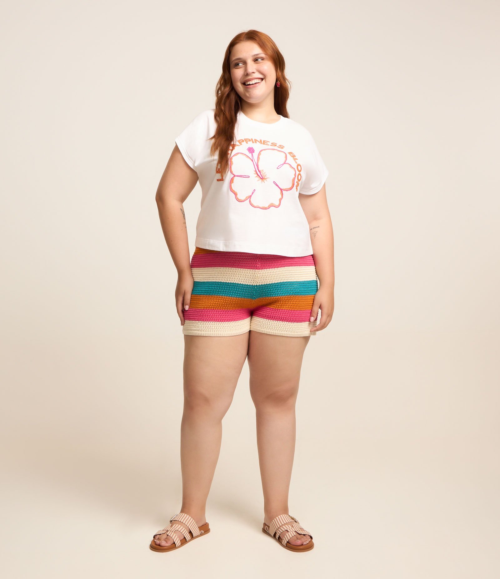 Camiseta em Algodão Bordado de Hibisco Curve & Plus Size Branco 2