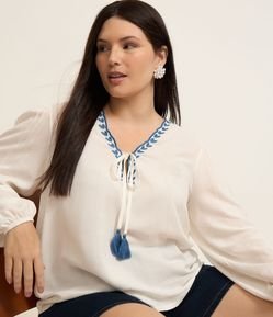 Blusa com Fio Metalizado e Decote Bordado Curve & Plus Size