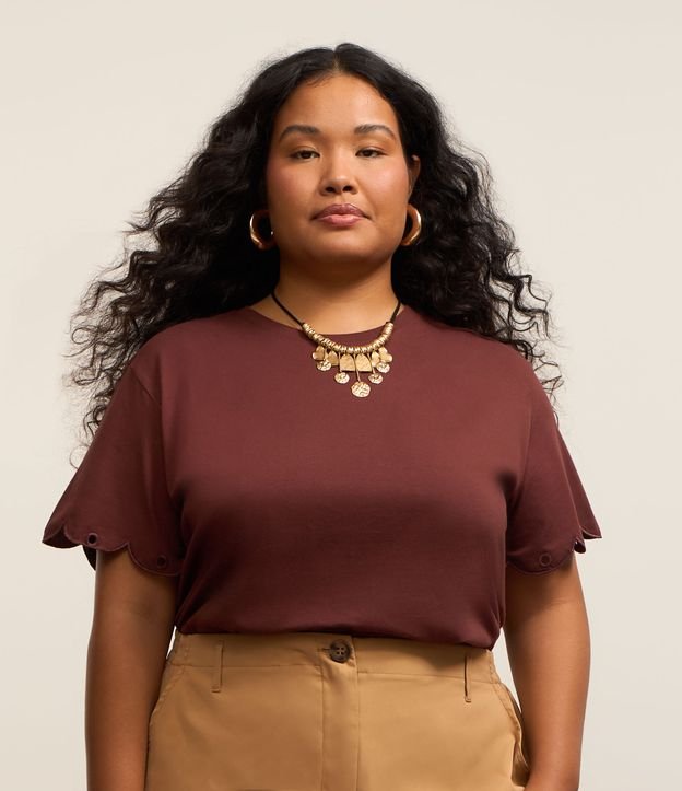 Blusa em Algodão com Bordado na Manga Curve & Plus Size