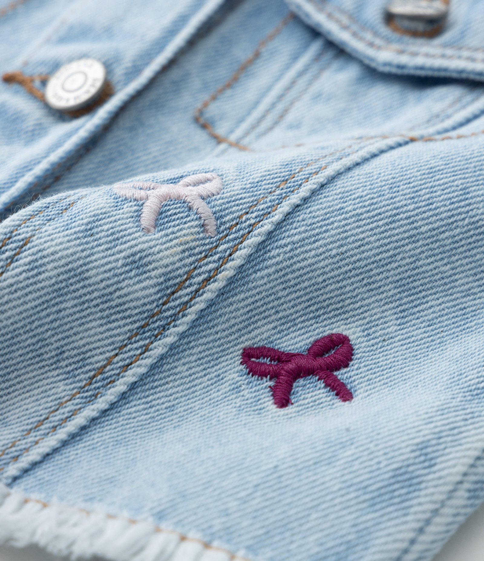 Jaqueta Infantil em Jeans com Bordado de Lacinhos - Tam 1 a 6 Anos Azul 3