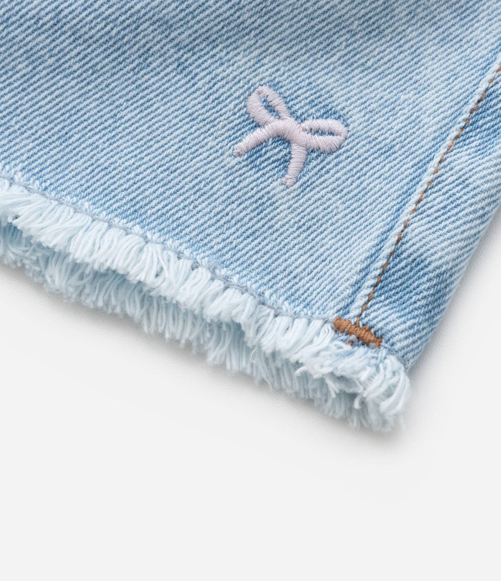 Short Infantil em Jeans com Bordado de Lacinhos - Tam 1 a 6 Anos Azul 4