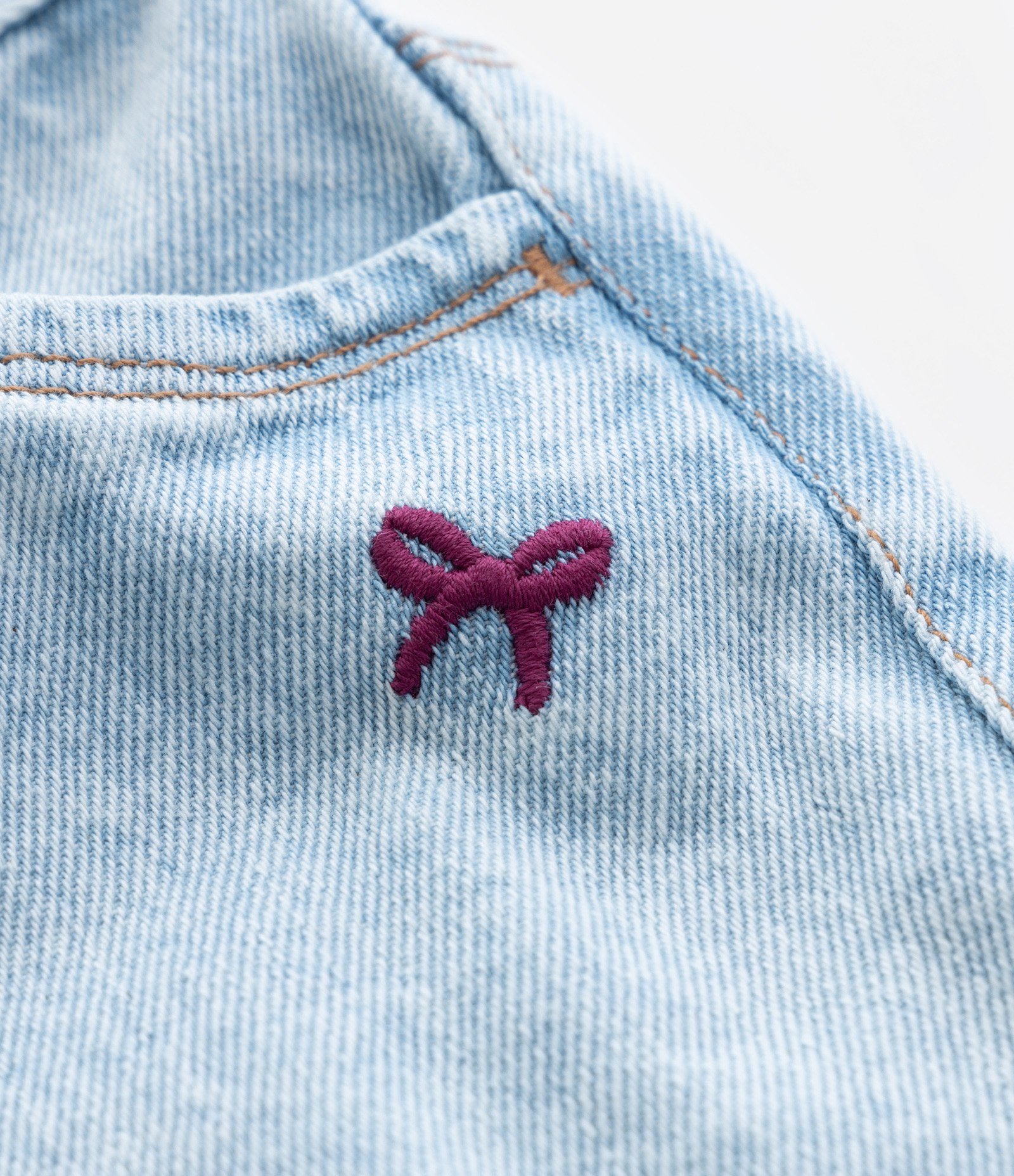 Short Infantil em Jeans com Bordado de Lacinhos - Tam 1 a 6 Anos Azul 6