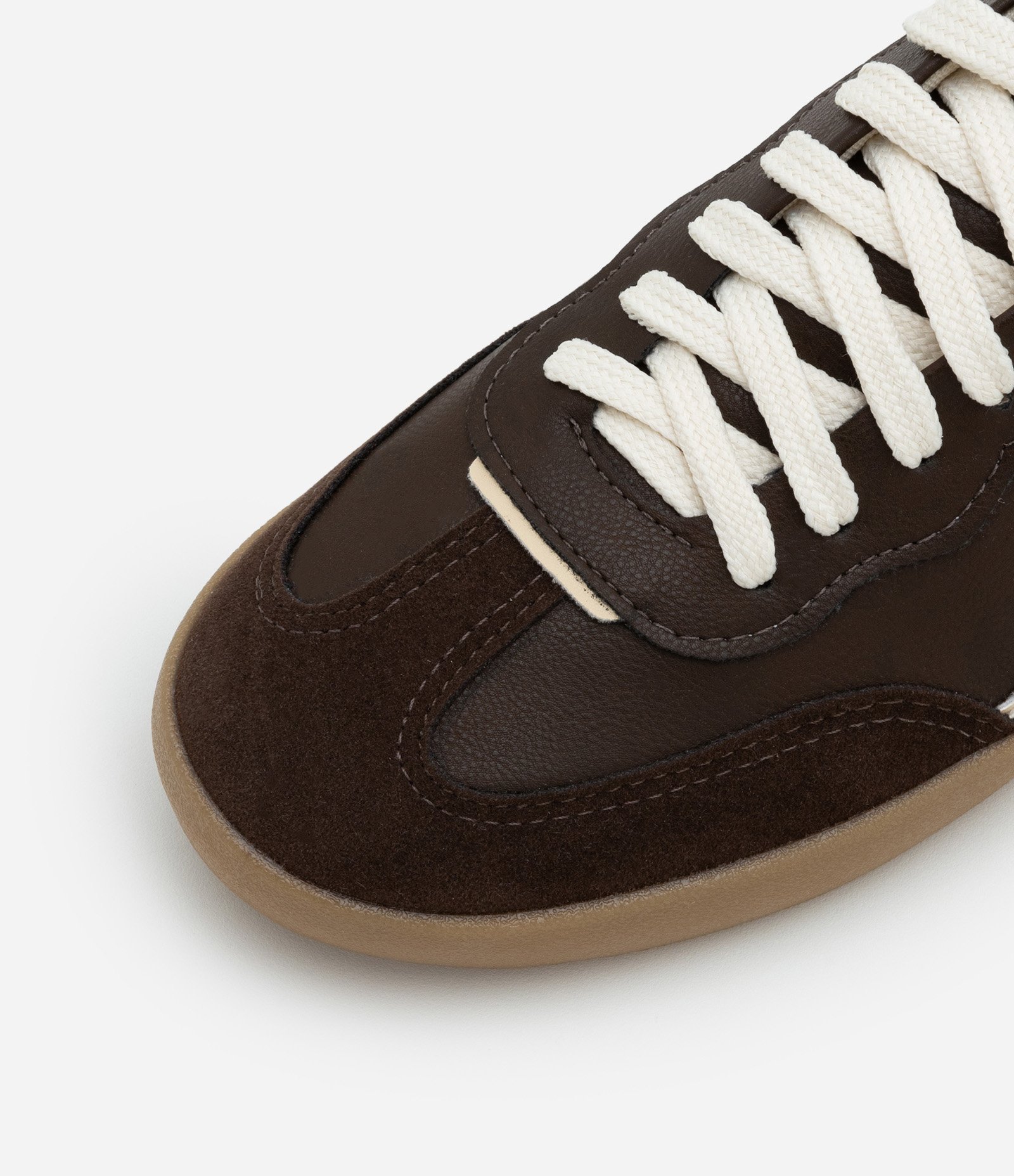 Tênis Estilo Chuteira em PU com Detalhes nas Laterais Marrom 4