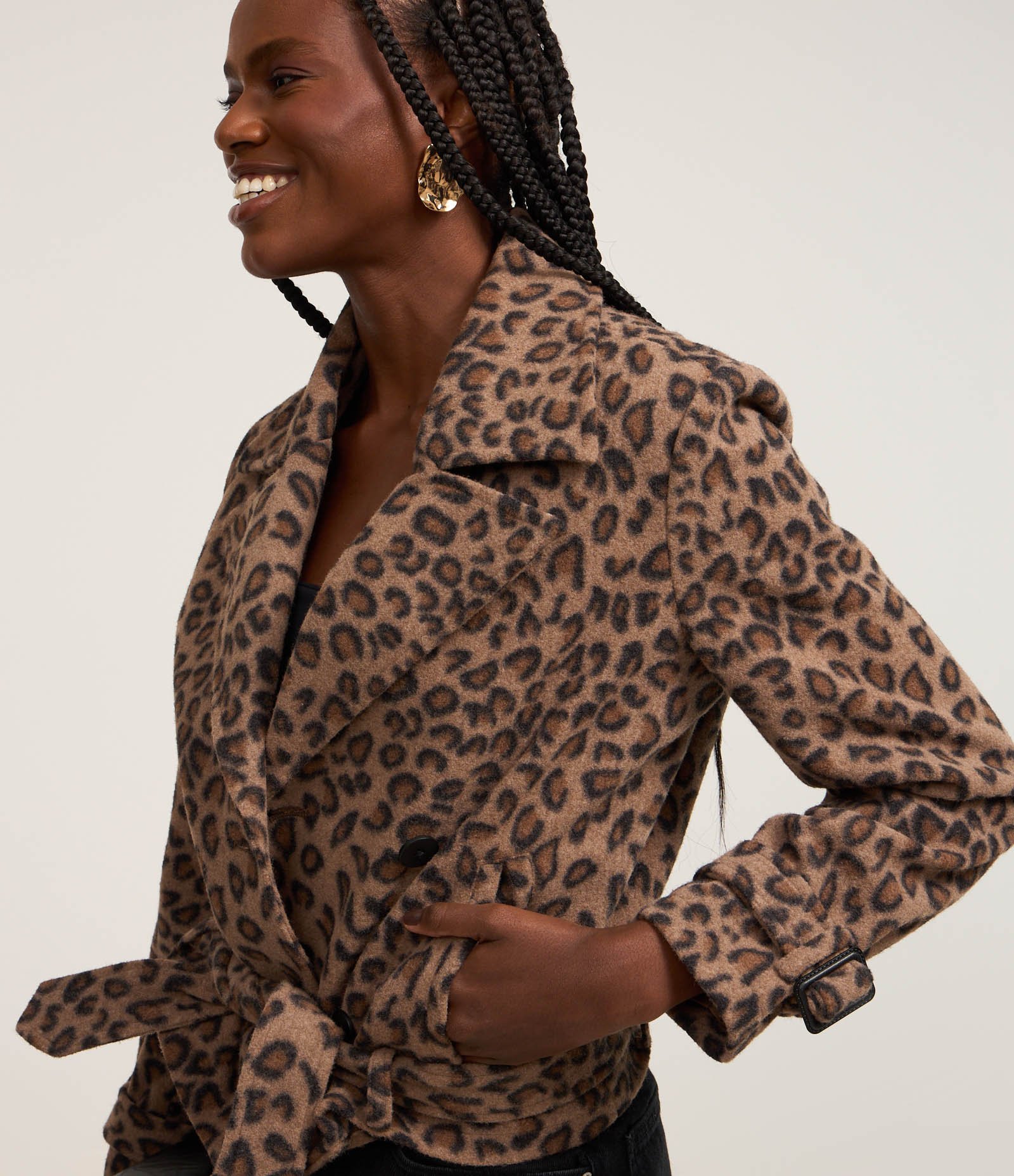 Jaqueta Trench Coat em Polyvelour Animal Print com Cinto na Barra Marrom 3