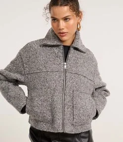 Jaqueta Boxy Curta Boucle com Bolsos Laterais