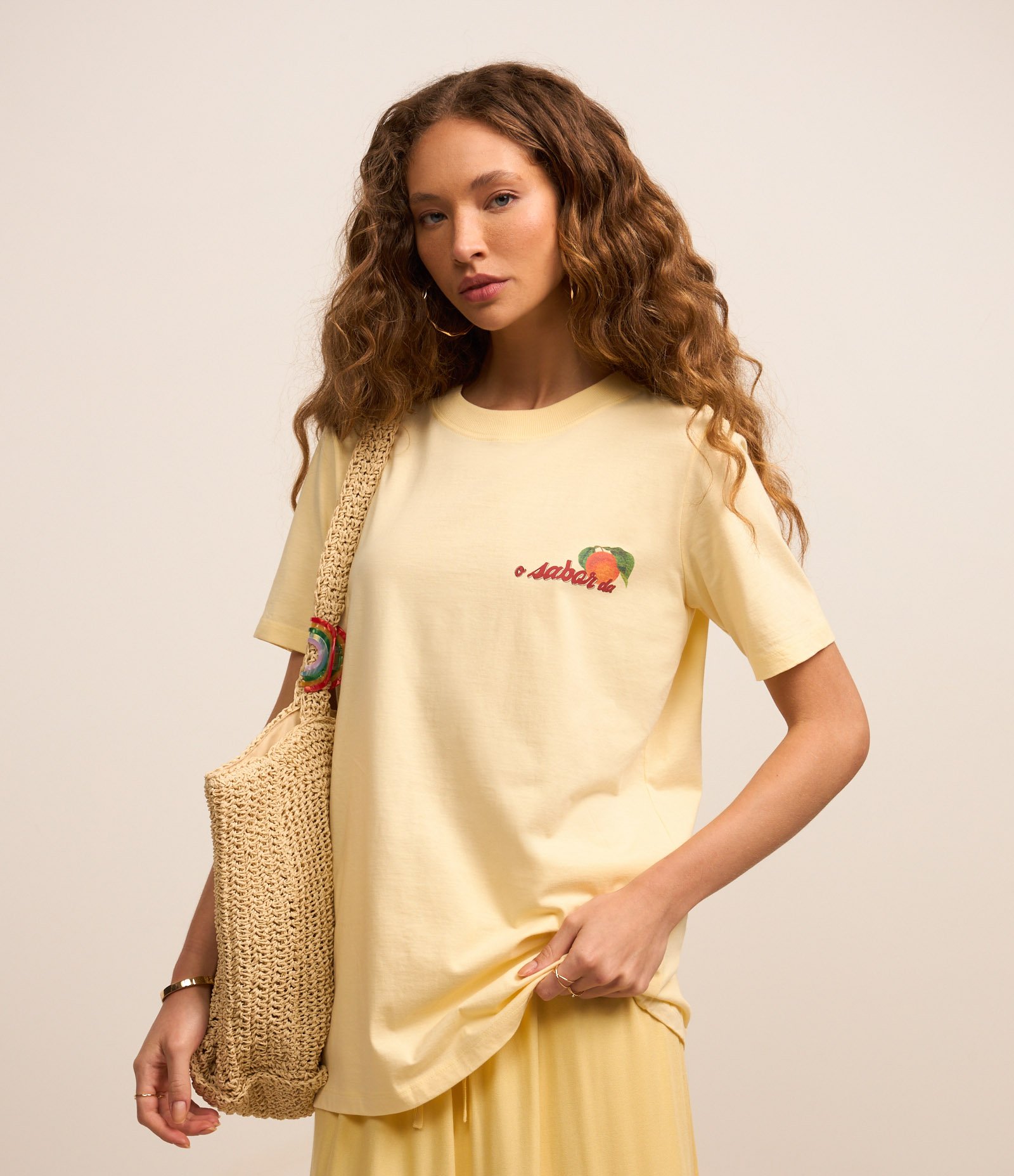 Camiseta Alongada em Algodão com Estampa Laranjinha Bege 1