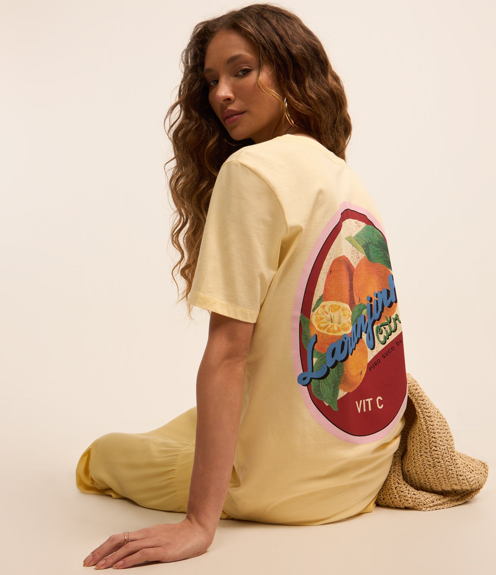 Camiseta Alongada em Algodão com Estampa Laranjinha Bege 4