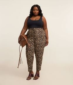 Calça Pijama em Crepe Estampa Animal Print Curve & Plus Size